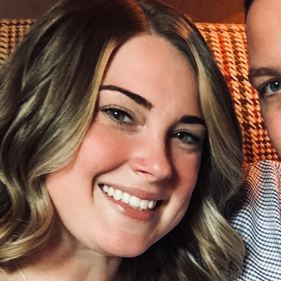 Meet your Posher, Courtney - Picture 1 of 1